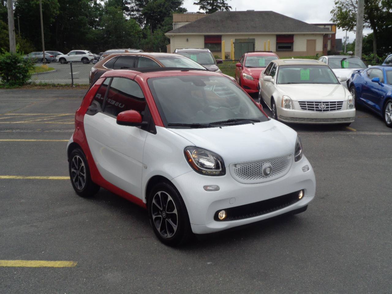 Used 2017 smart fortwo passion RWD image 3