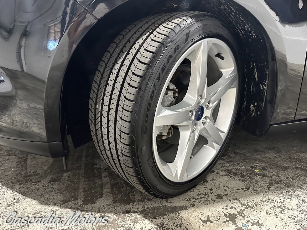 Used 2013 Ford Focus Titanium w/ Titanium Handling Pkg image 31