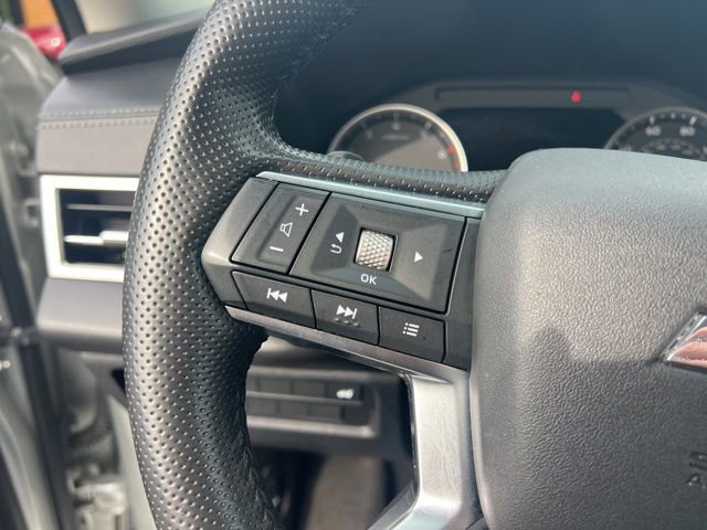 Used 2024 Mitsubishi Outlander SE Black Edition image 10