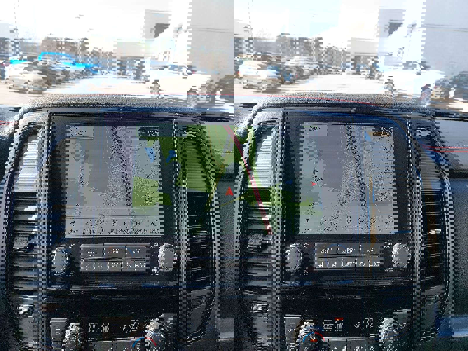 Used 2024 Nissan Titan PRO-4X image 23