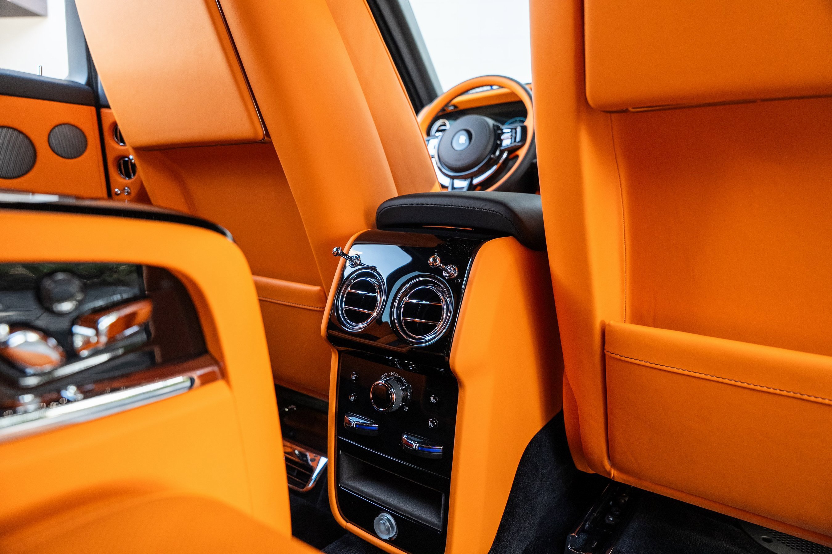 Used 2025 Rolls-Royce Cullinan image 60