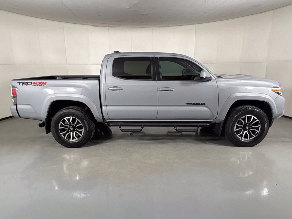 Used 2020 Toyota Tacoma TRD Sport w/ Technology Package AWD/4WD image 9