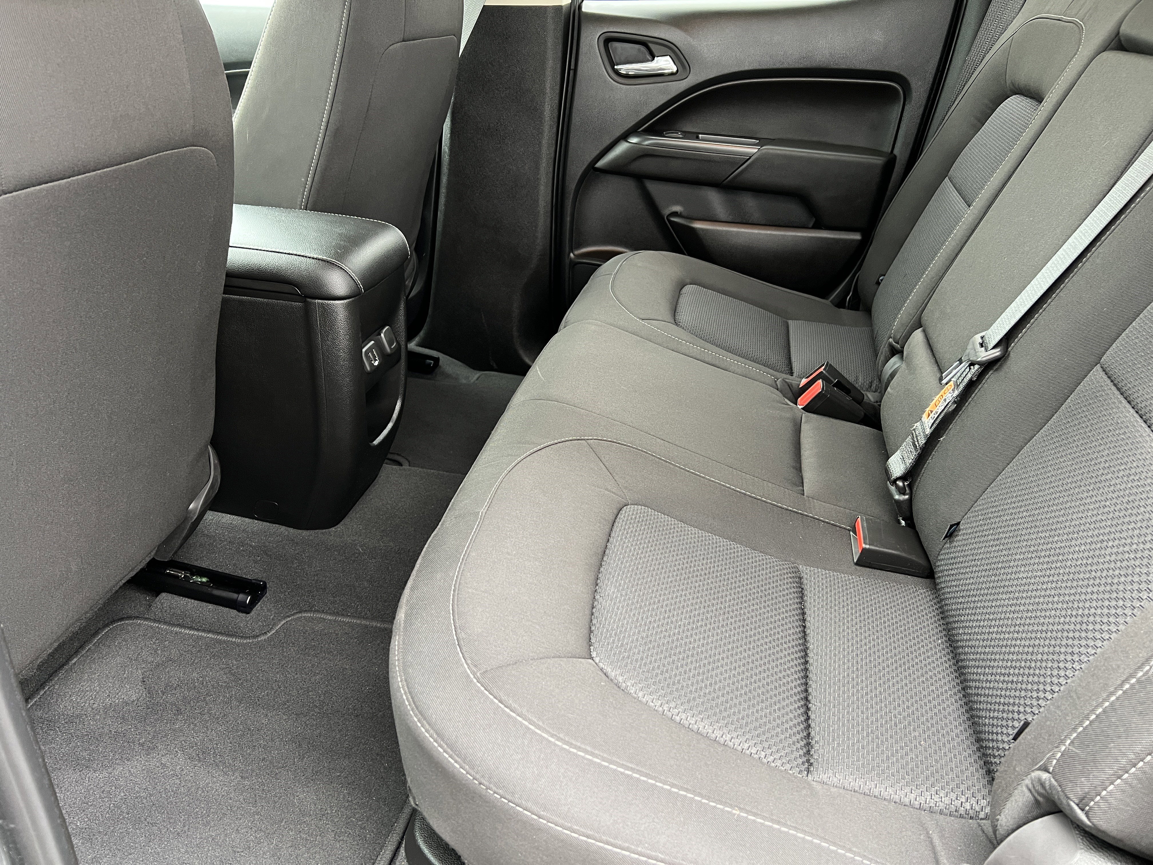 Used 2022 Chevrolet Colorado LT w/ LT Convenience Package AWD/4WD image 16