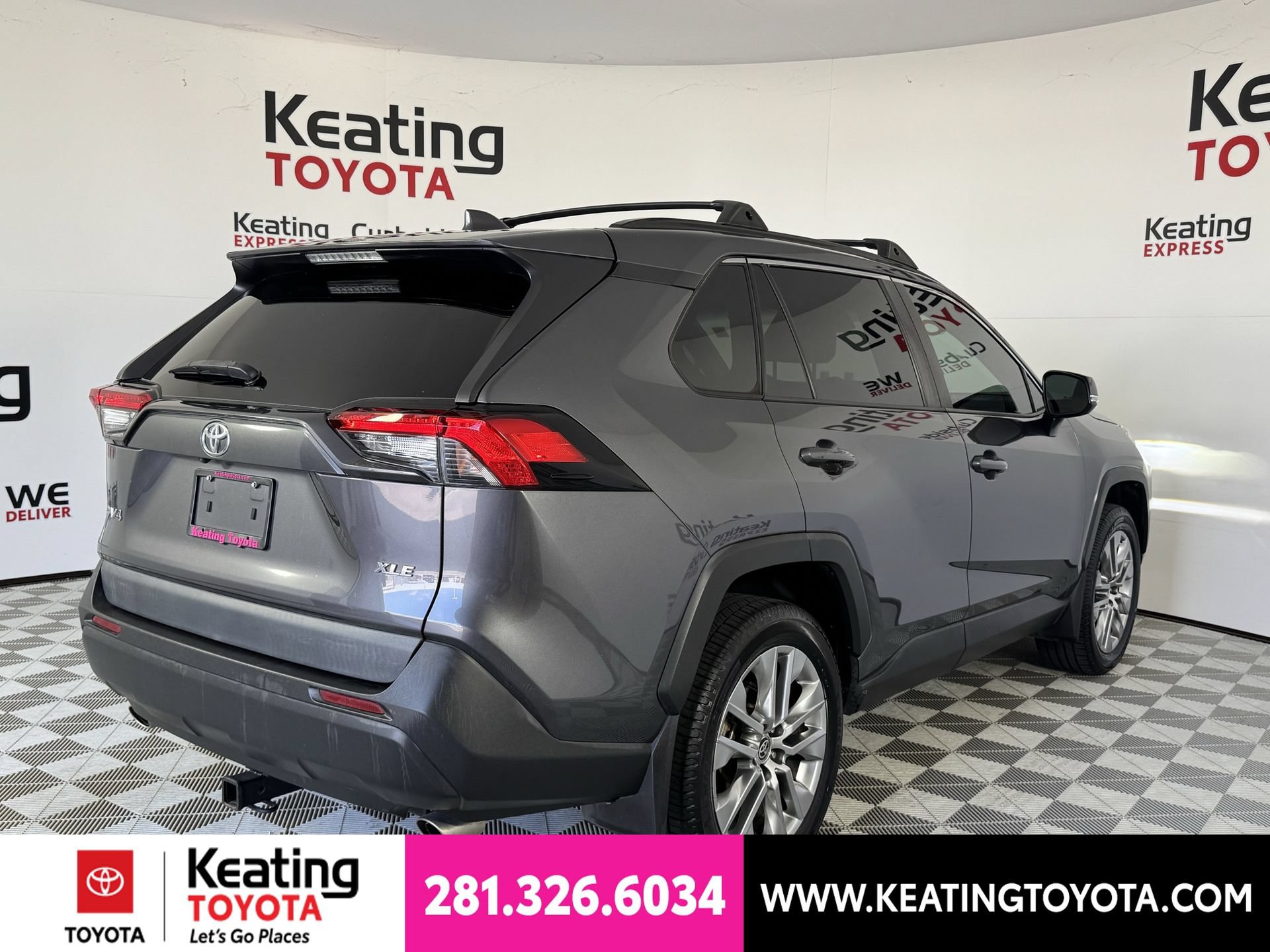 Used 2022 Toyota RAV4 XLE Premium FWD image 5