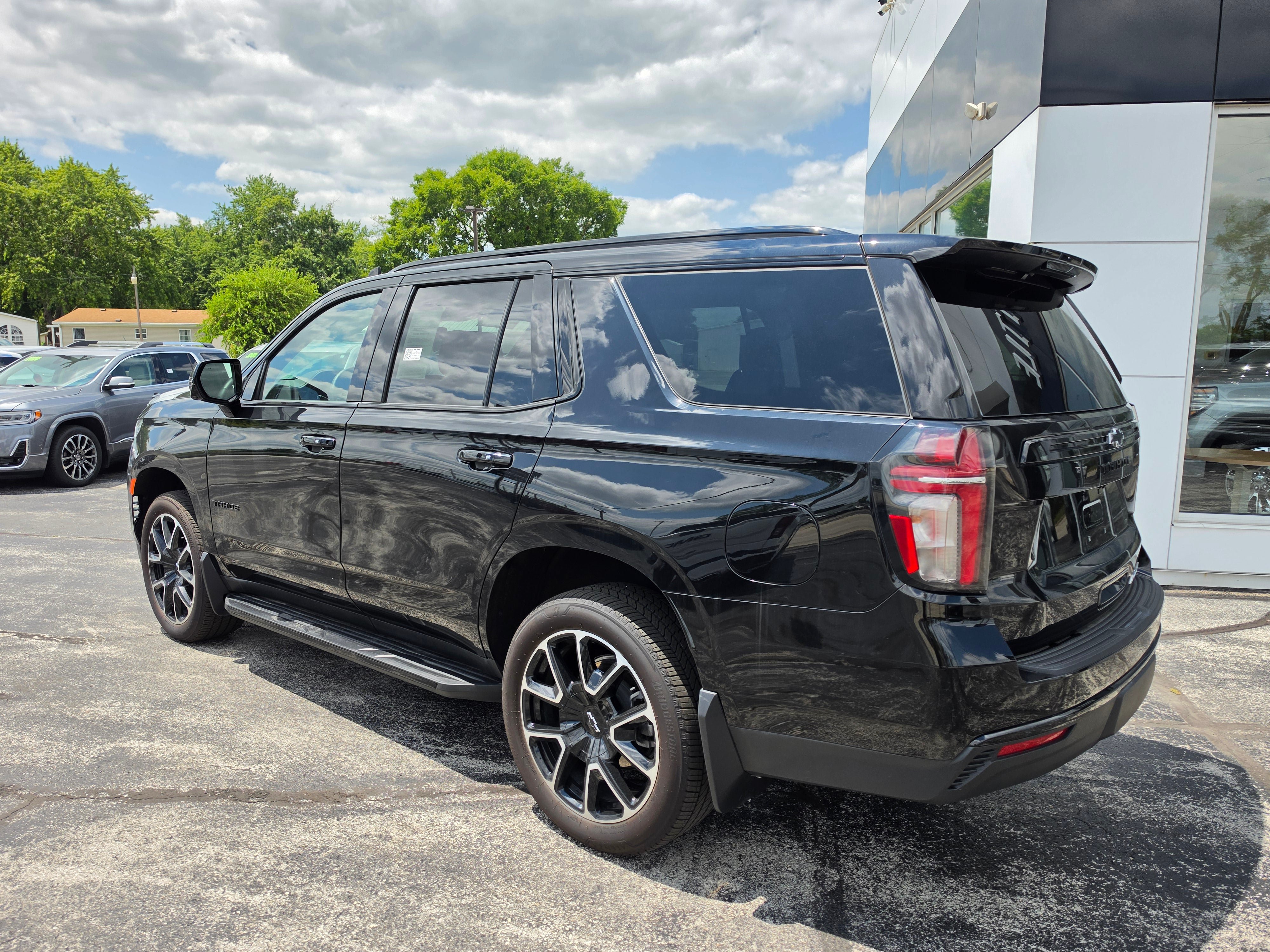 Used 2024 Chevrolet Tahoe RST w/ Luxury Package AWD/4WD image 4