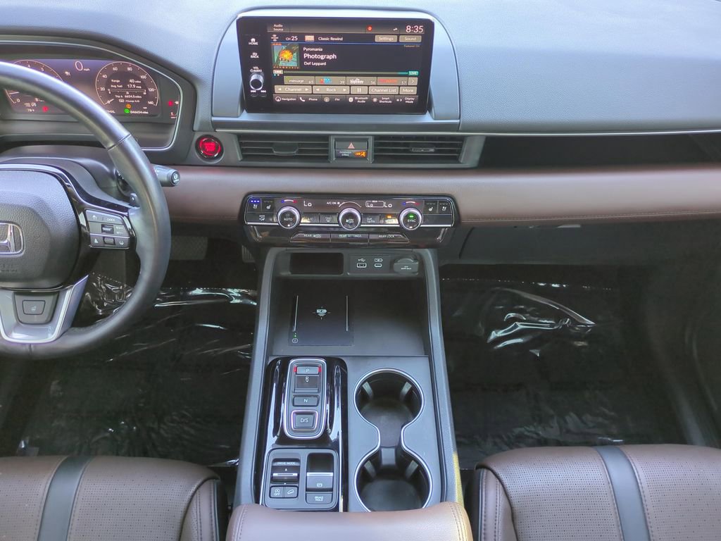 Used 2025 Honda Pilot Elite image 15