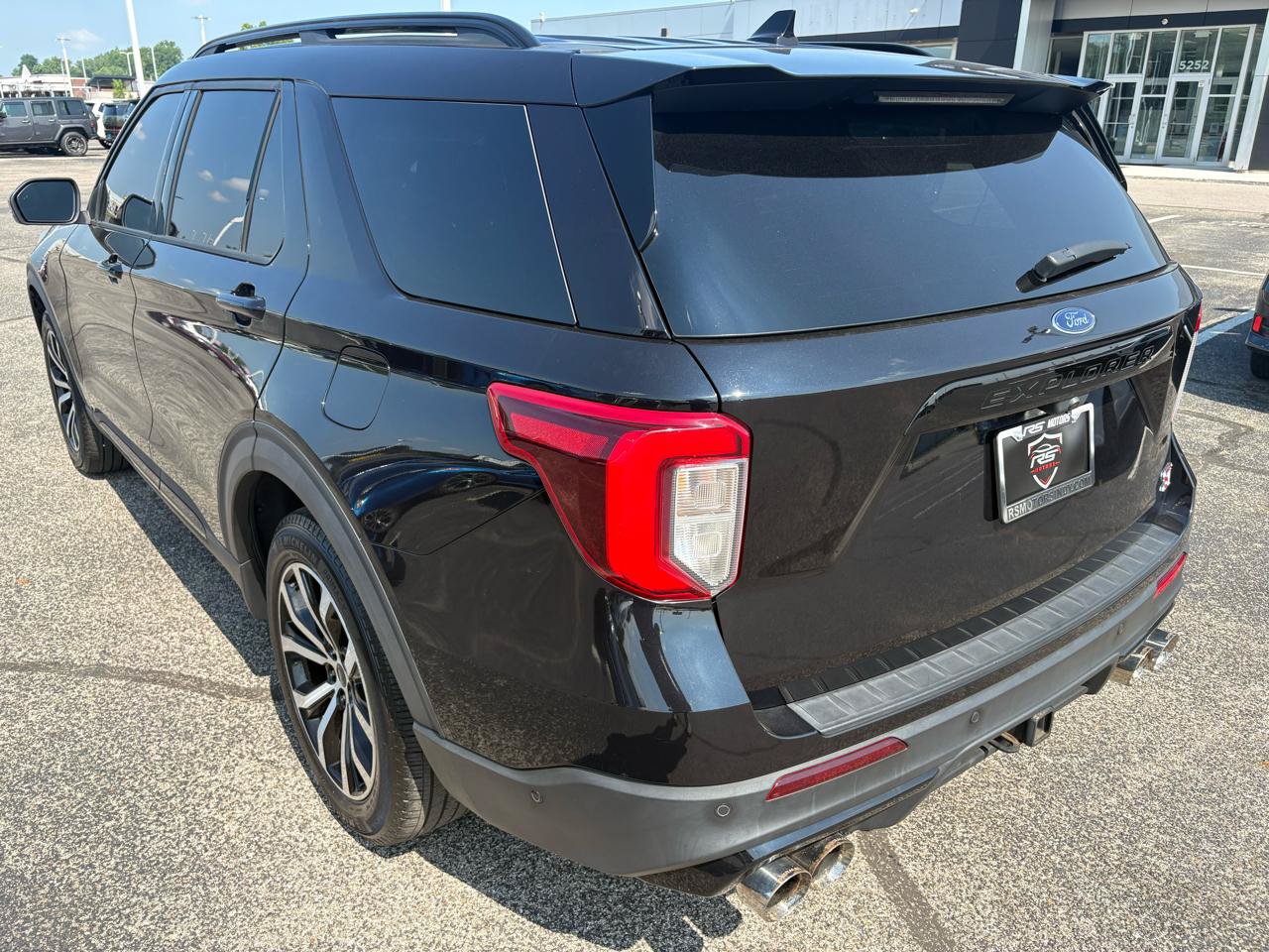Used 2020 Ford Explorer ST w/ Premium Technology Package AWD/4WD image 3