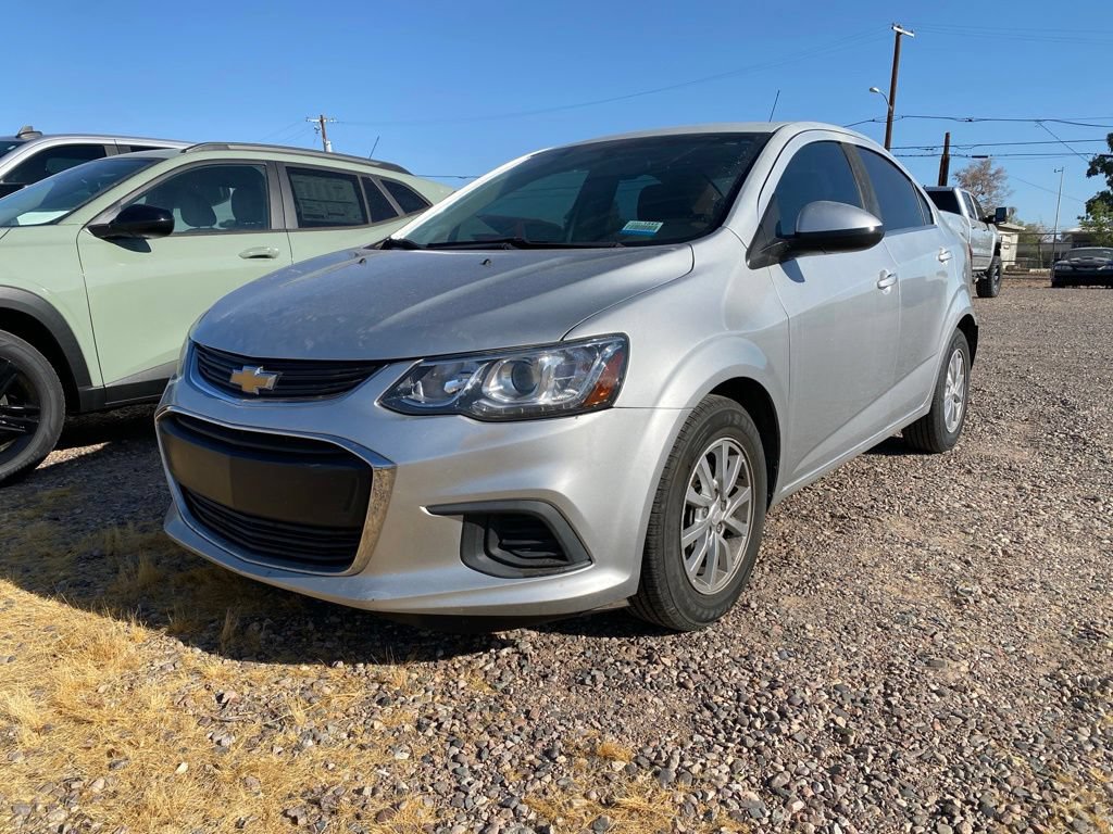 Used 2017 Chevrolet Sonic LT FWD image 2
