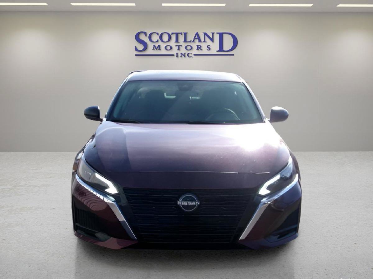 Used 2025 Nissan Altima 2.5 SV FWD image 3
