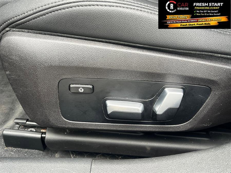 Used 2019 BMW 330i xDrive Sedan AWD/4WD image 32