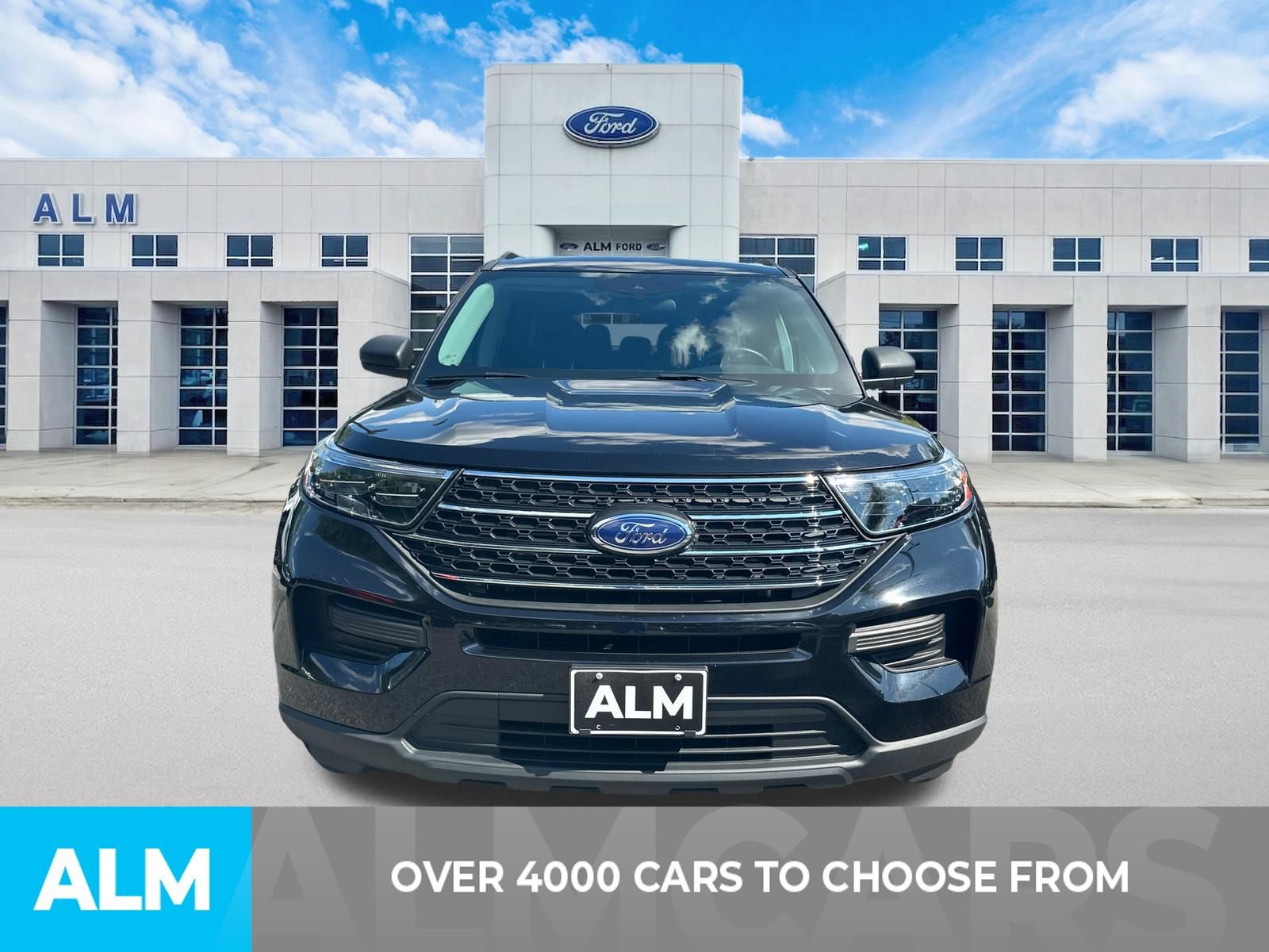 Used 2024 Ford Explorer XLT RWD video 2