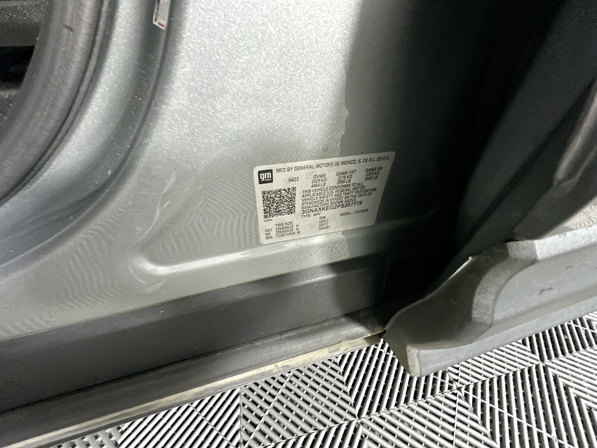 Used 2023 Chevrolet Equinox LT FWD image 12