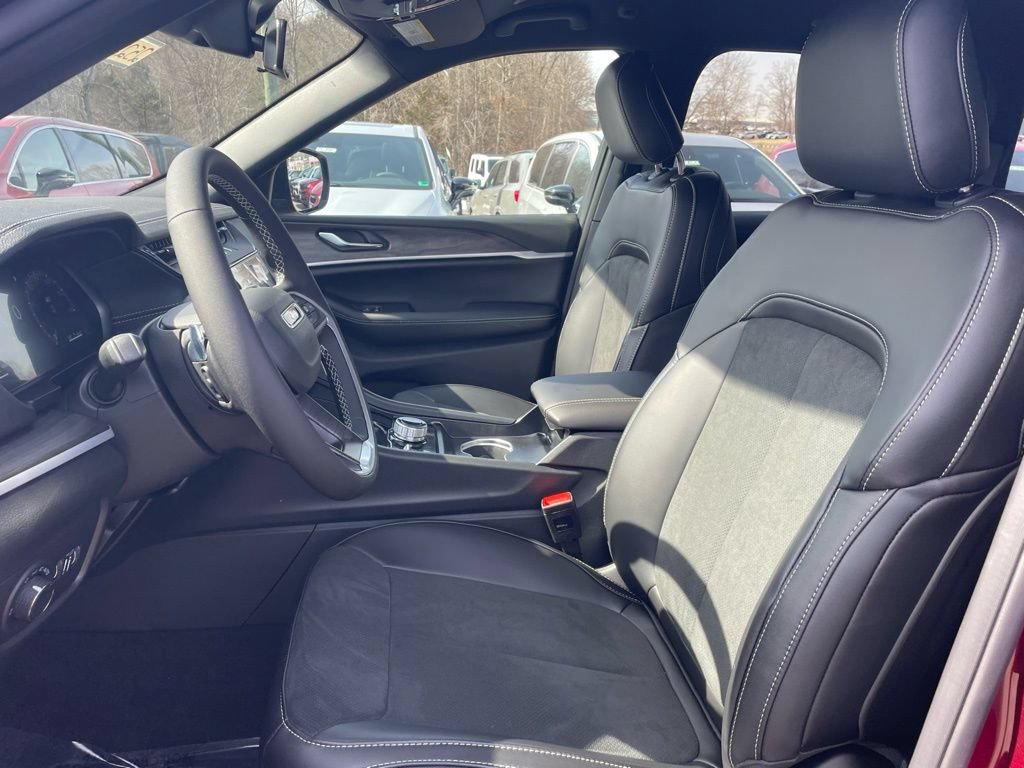 New 2026 Jeep Grand Cherokee Altitude AWD/4WD image 2