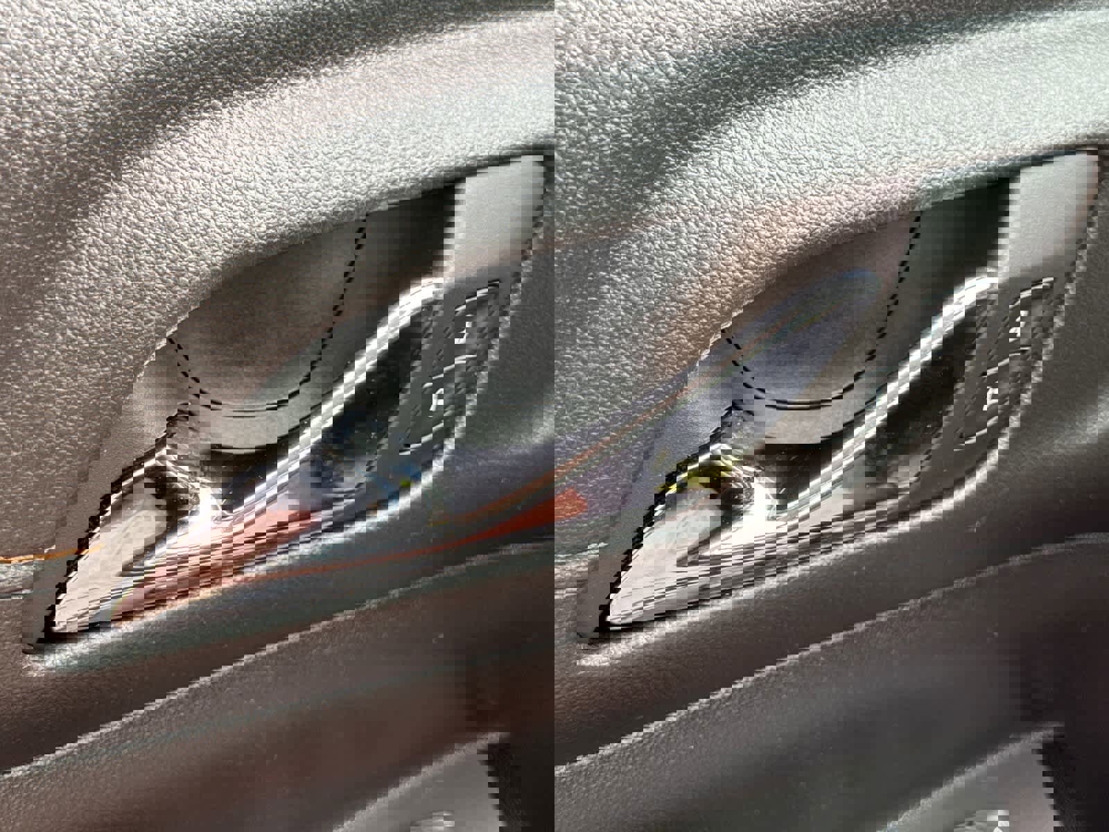 Used 2023 GMC Acadia AT4 image 25