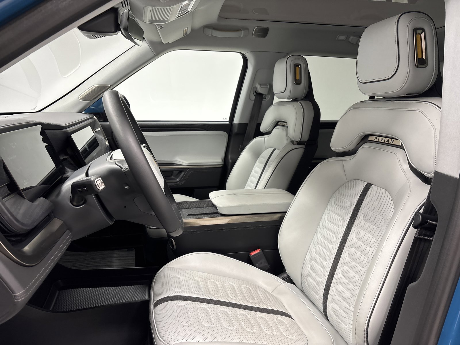 Used 2025 Rivian R1S Adventure AWD/4WD image 20