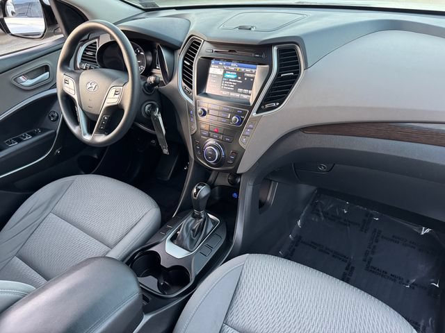 Used 2017 Hyundai Santa Fe SE AWD/4WD image 21