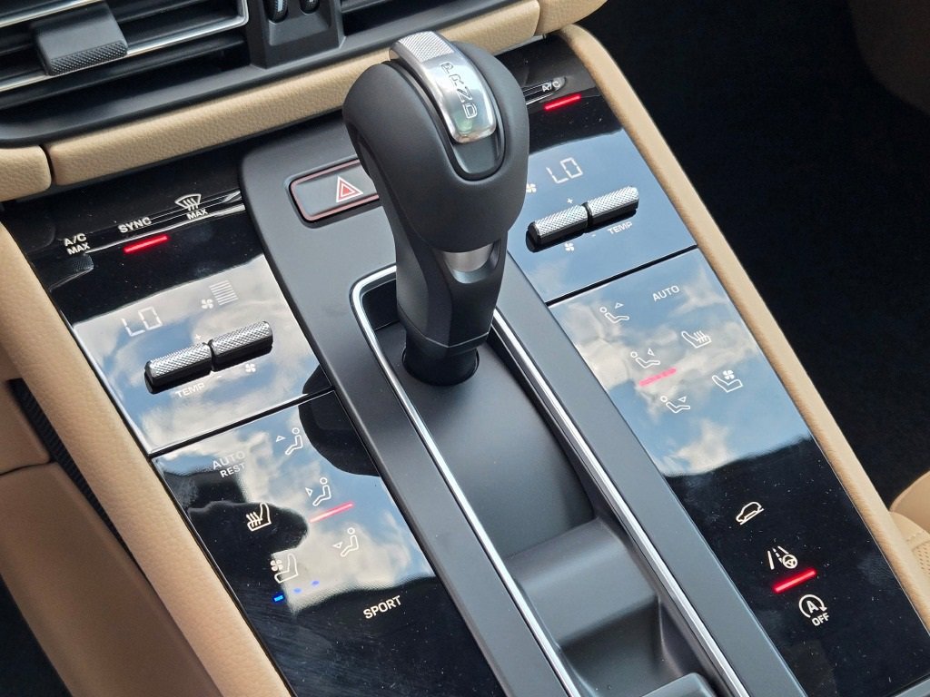 New 2026 Porsche Macan image 26