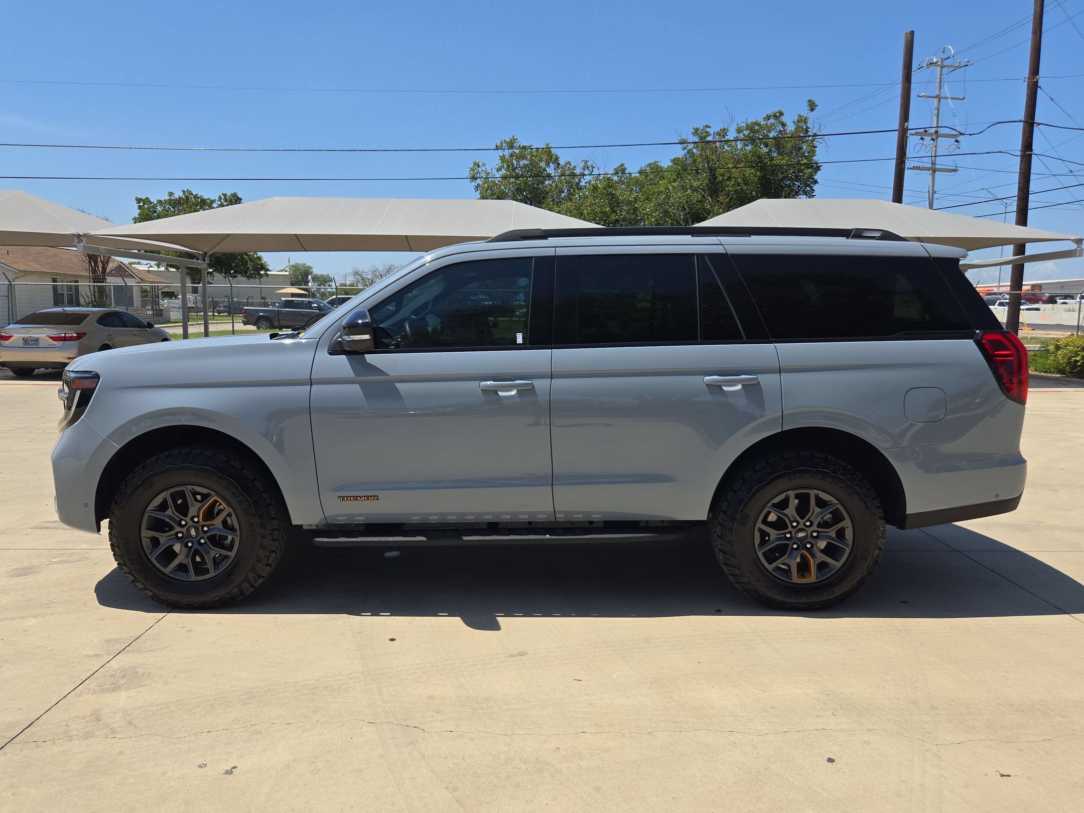 Used 2025 Ford Expedition Tremor AWD/4WD image 6