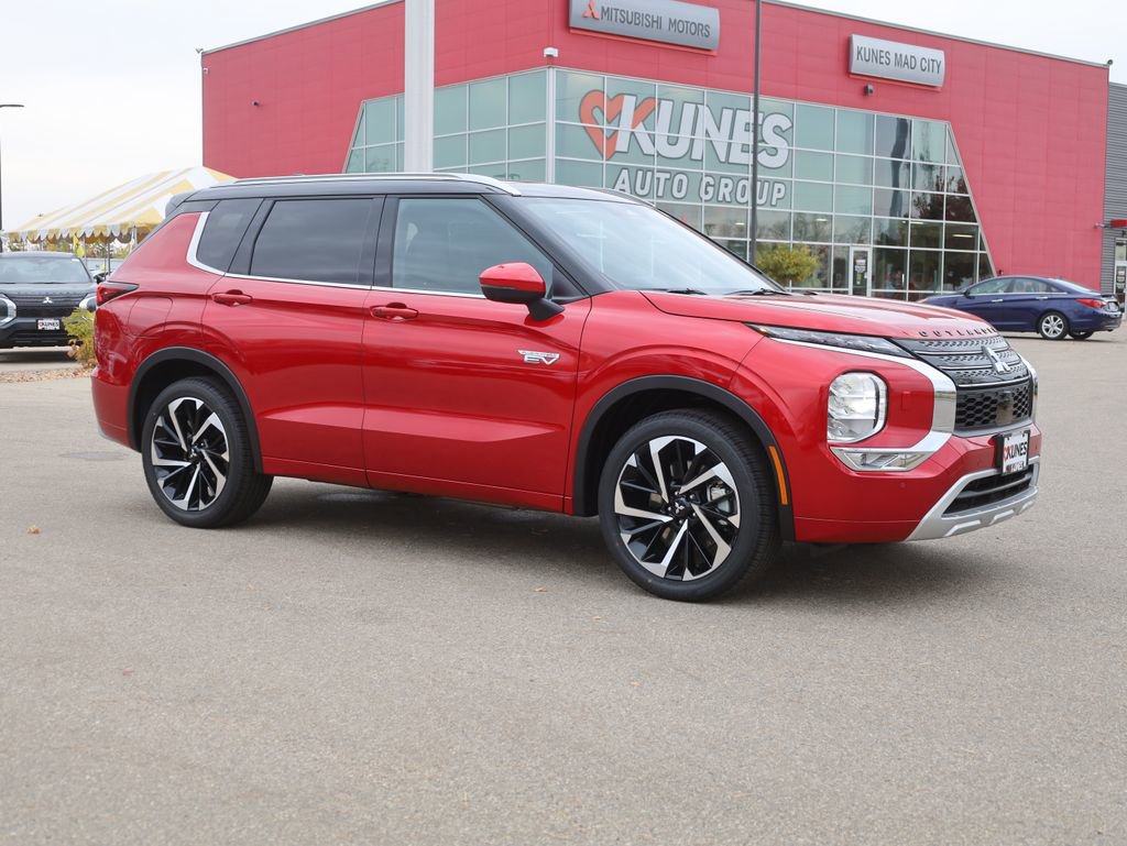 New 2025 Mitsubishi Outlander SEL image 2