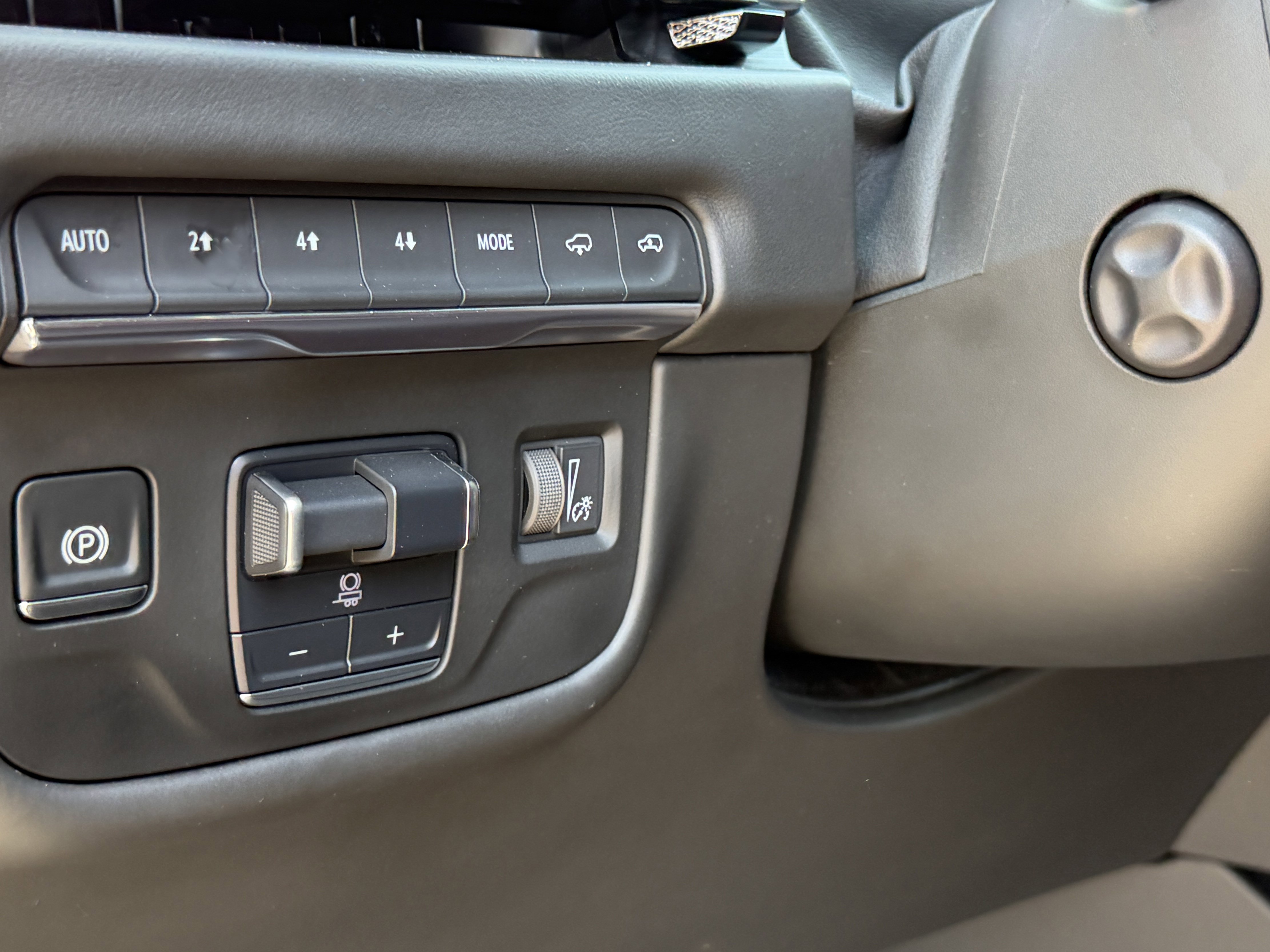 Used 2025 Cadillac Escalade Sport Platinum AWD/4WD image 13