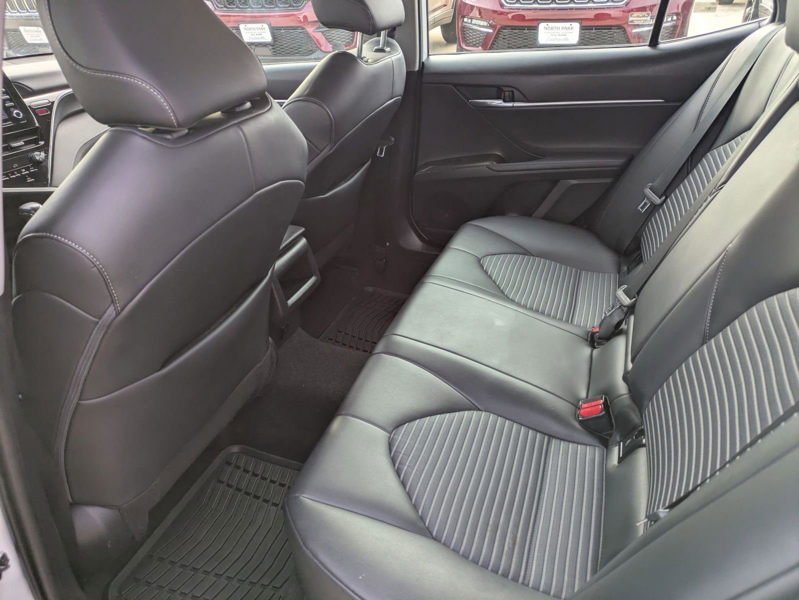 Used 2023 Toyota Camry SE image 13