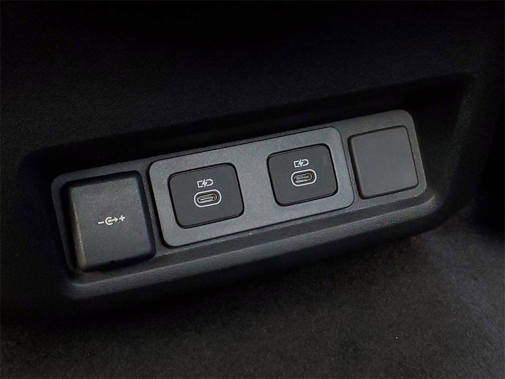 New 2025 Land Rover Discovery Dynamic SE image 35