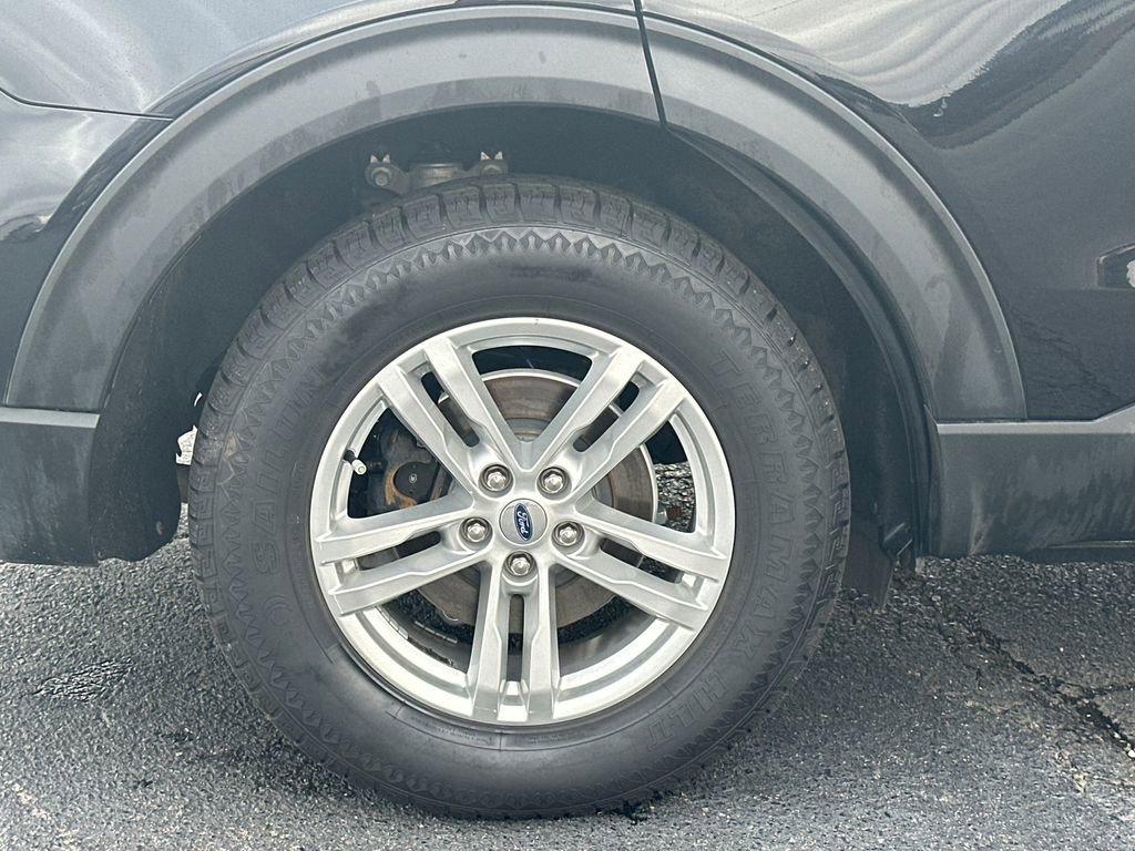 Certified 2023 Ford Explorer XLT w/ Equipment Group 202A AWD/4WD image 17