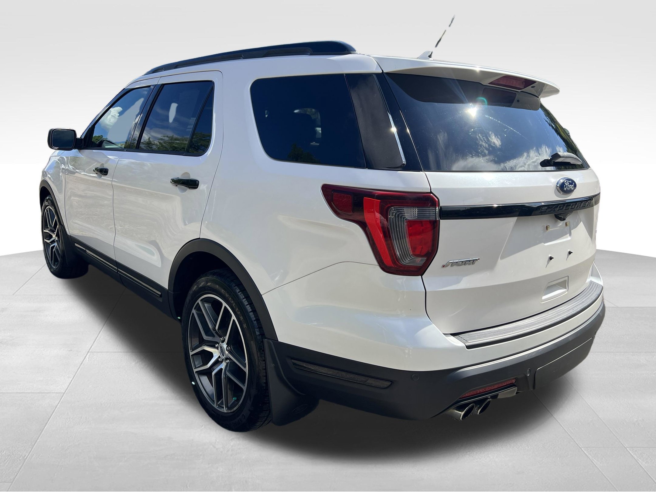 Used 2019 Ford Explorer Sport w/ Equipment Group 401A AWD/4WD image 9