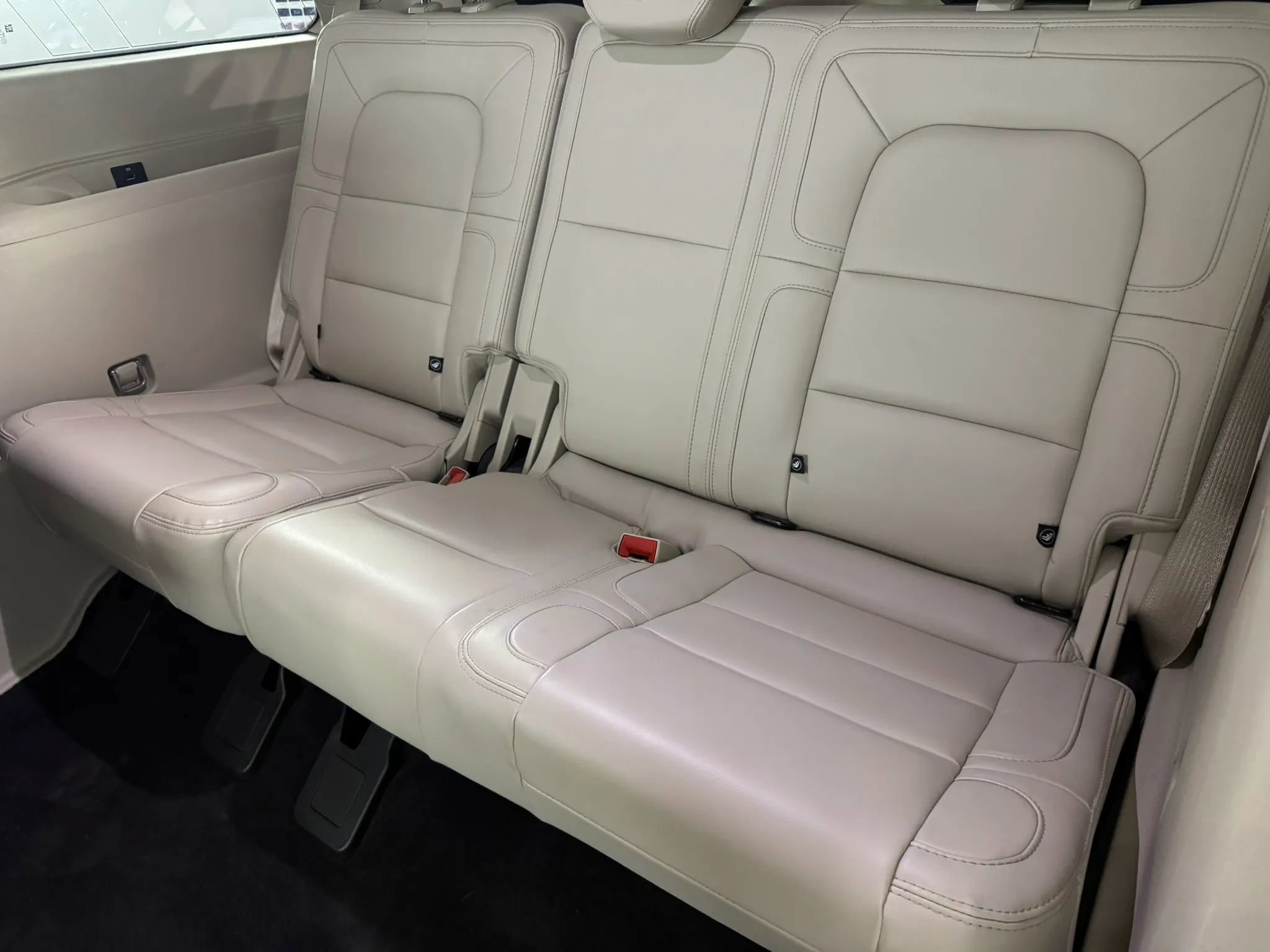 Used 2021 Lincoln Navigator Reserve w/ Luxury Package image 42