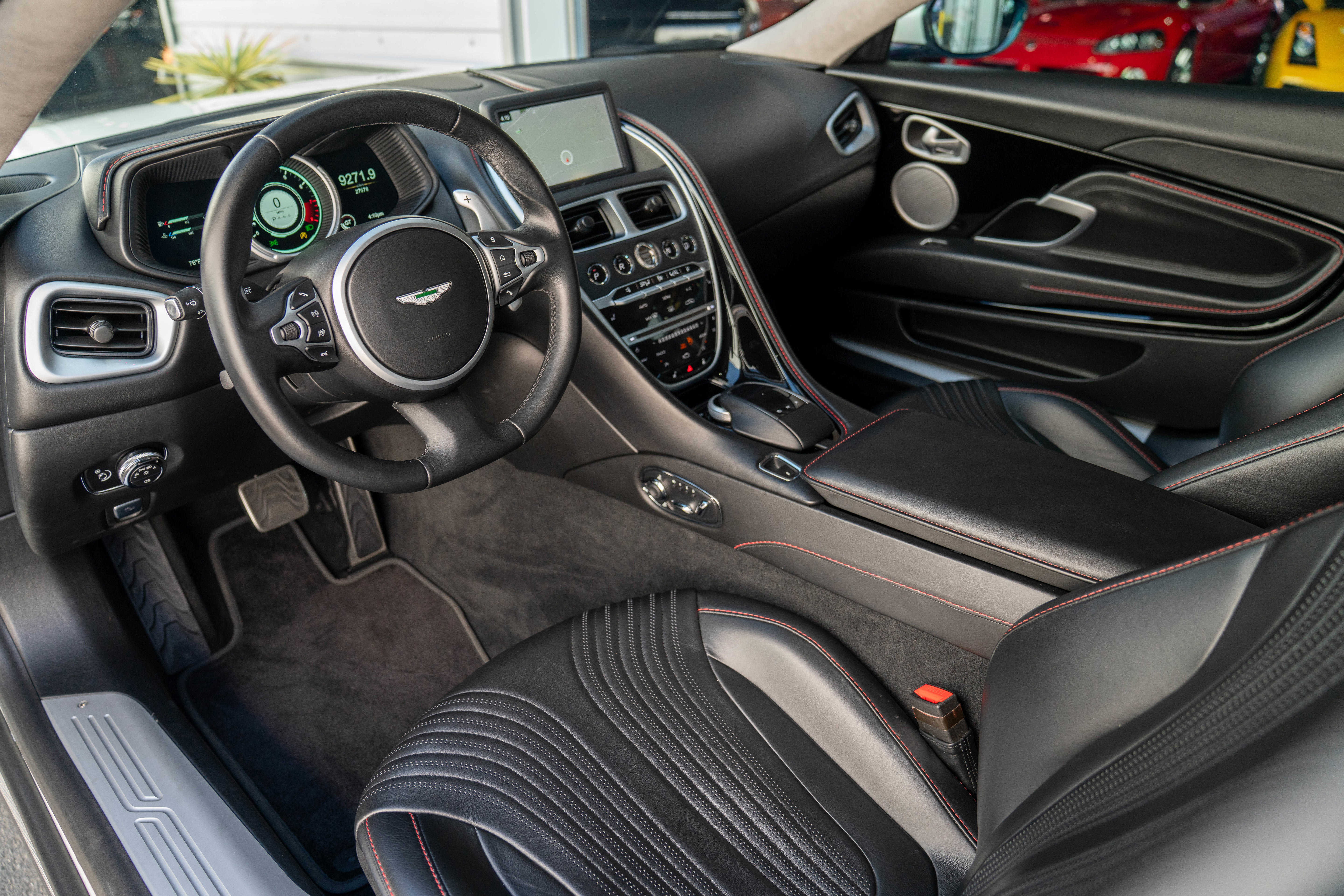 Used 2019 Aston Martin DB11 Coupe image 3