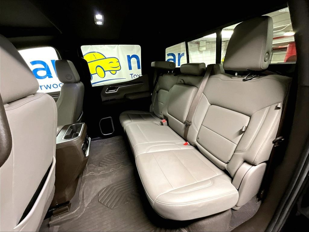 Used 2022 Chevrolet Silverado 1500 LTZ w/ LTZ Premium Package AWD/4WD image 15