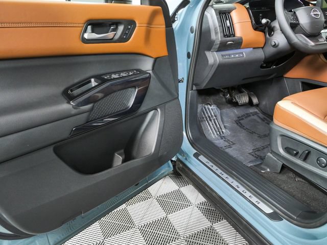 Used 2026 Nissan Pathfinder Platinum w/ Cargo Package FWD image 16