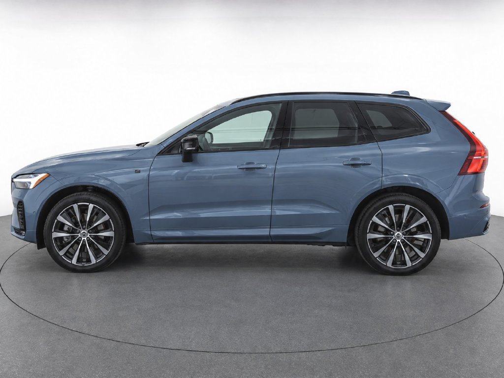 Certified 2023 Volvo XC60 B5 Plus w/ Protection Package Premier AWD/4WD image 6