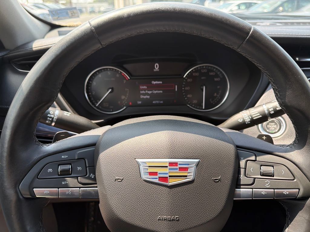Certified 2022 Cadillac XT4 Luxury w/ Driver Awareness Package FWD image 5