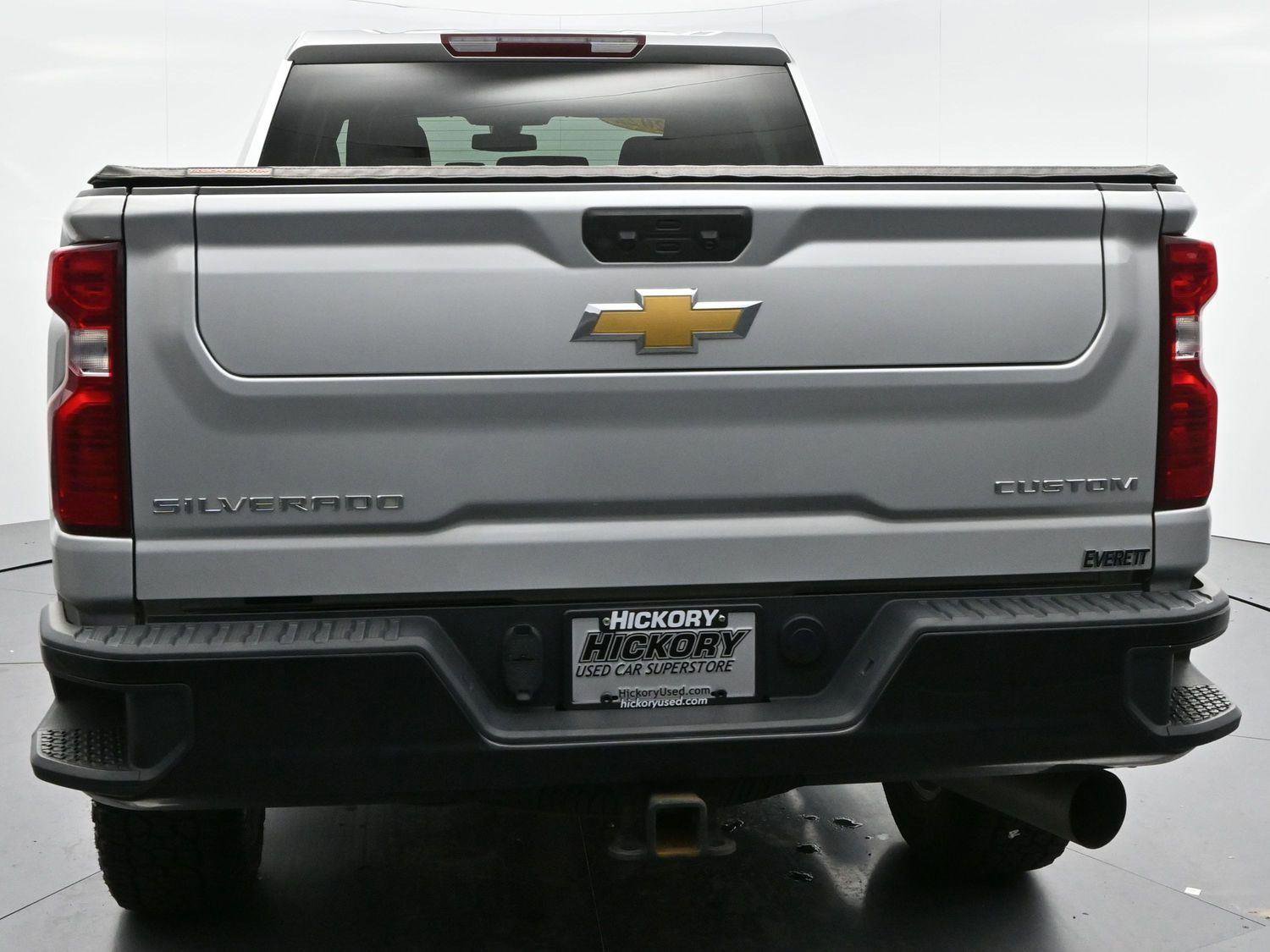 Used 2022 Chevrolet Silverado 2500 Custom w/ Custom Value Package image 6