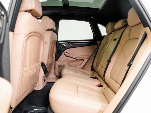 Certified 2025 Porsche Macan image 25