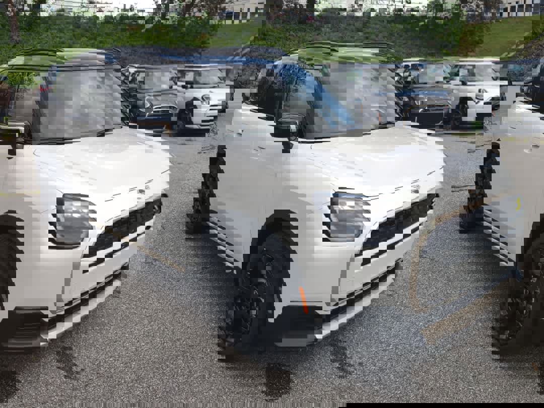 Used 2025 MINI Cooper Countryman SE w/ Comfort Package Max image 3