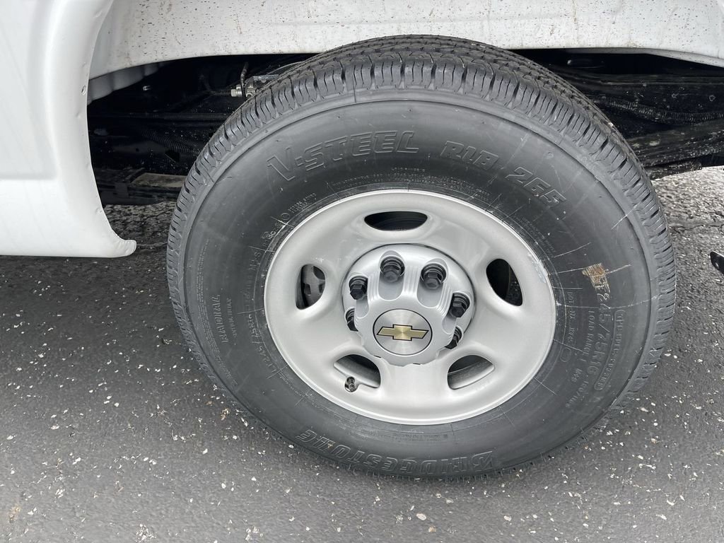 New 2026 Chevrolet Express 2500 Extended w/ Driver Convenience Package image 5