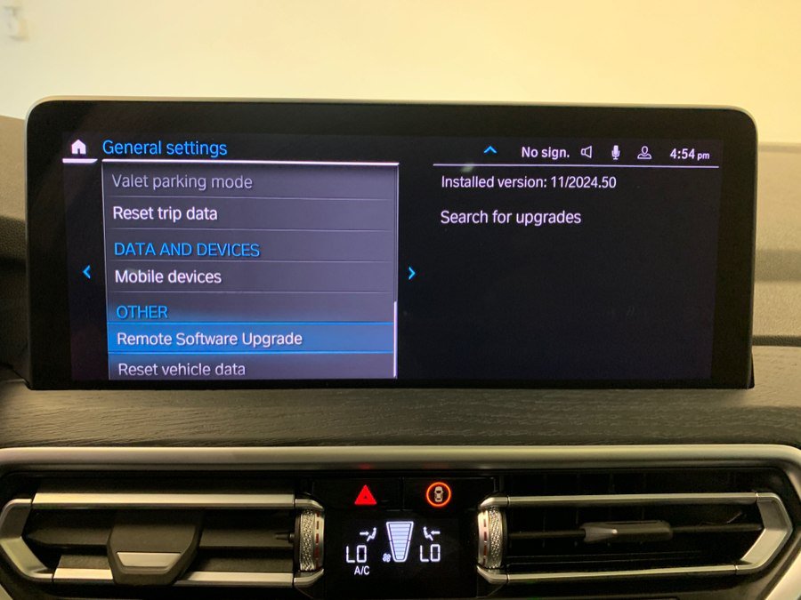 Used 2025 BMW X4 xDrive30i AWD/4WD image 40
