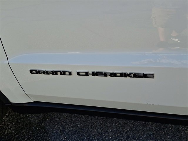 Used 2018 Jeep Grand Cherokee Limited w/ Trailer Tow Group IV image 30