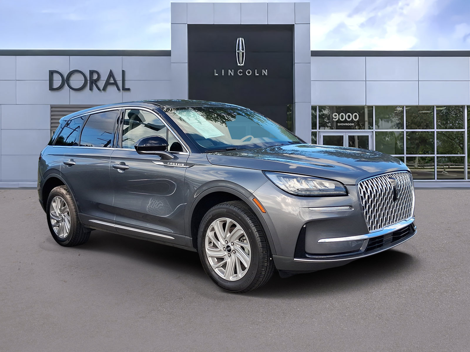 Certified 2025 Lincoln Corsair FWD image 1
