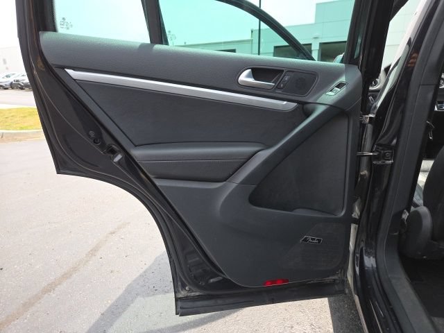 Used 2015 Volkswagen Tiguan R-Line FWD image 12