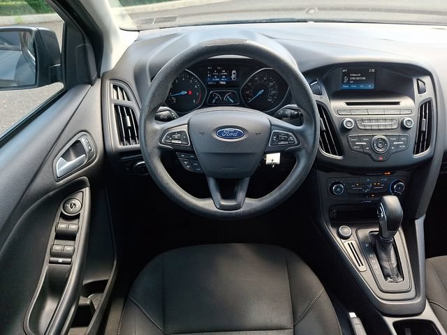 Used 2017 Ford Focus SE FWD image 11