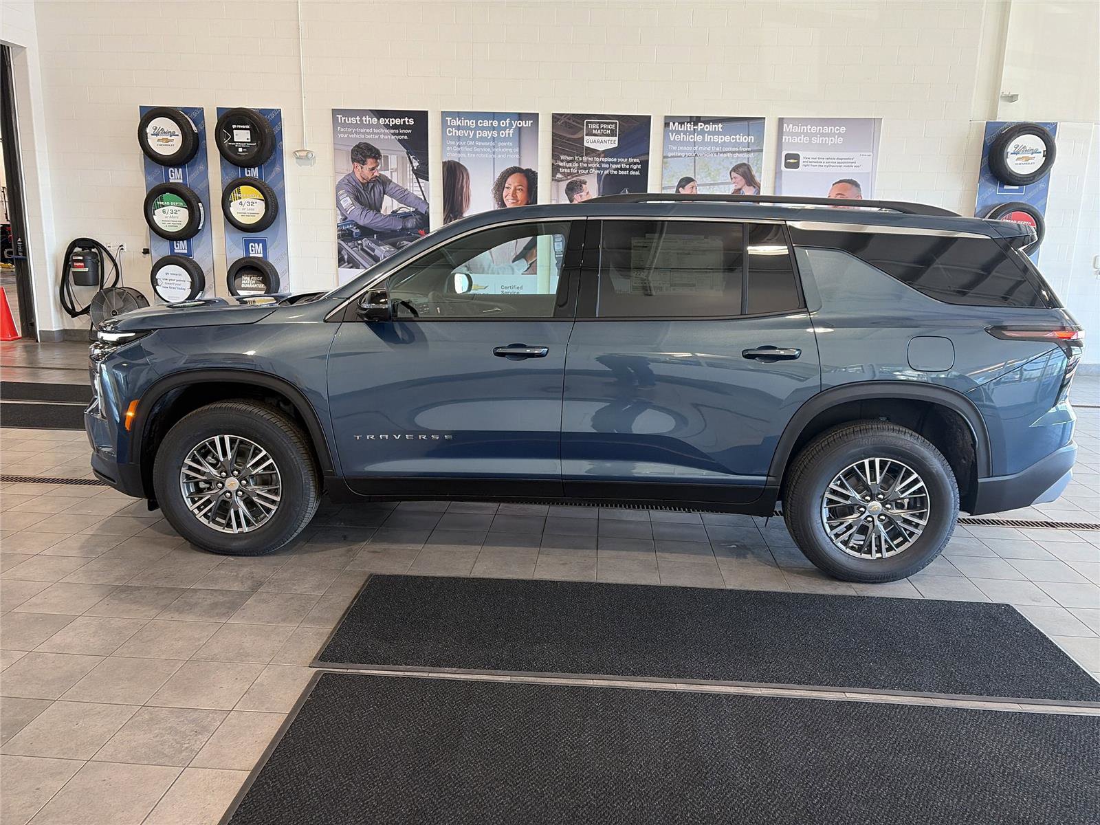 New 2026 Chevrolet Traverse LT w/ Driver Confidence Package image 8