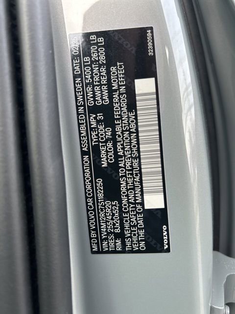 Certified 2025 Volvo XC60 B5 Plus image 28