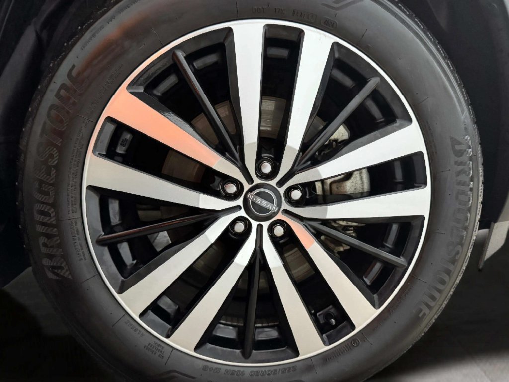 Used 2025 Nissan Pathfinder Platinum AWD/4WD image 33