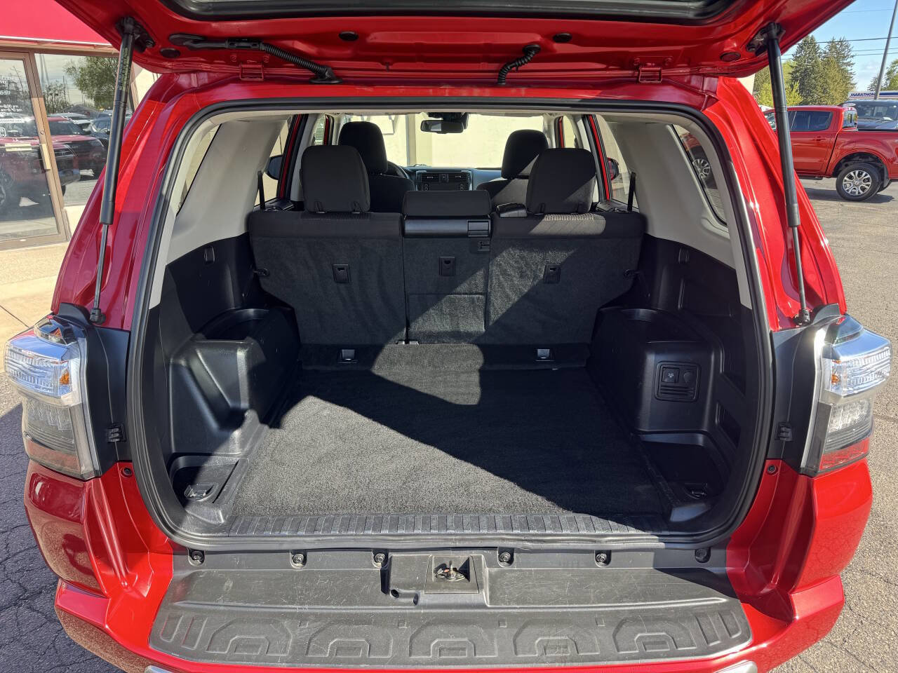 Used 2022 Toyota 4Runner TRD Off-Road AWD/4WD image 9