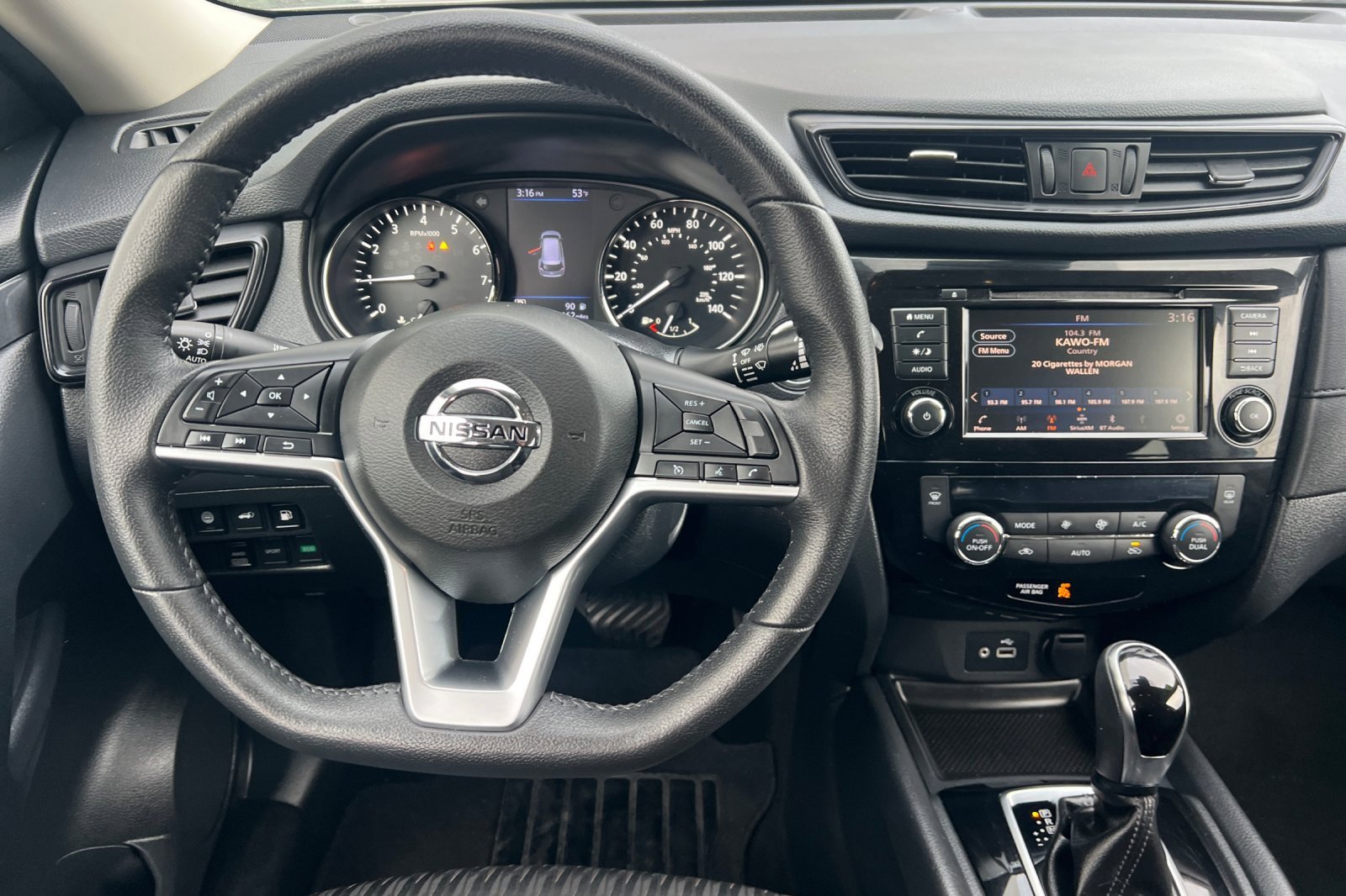 Used 2019 Nissan Rogue SV image 11