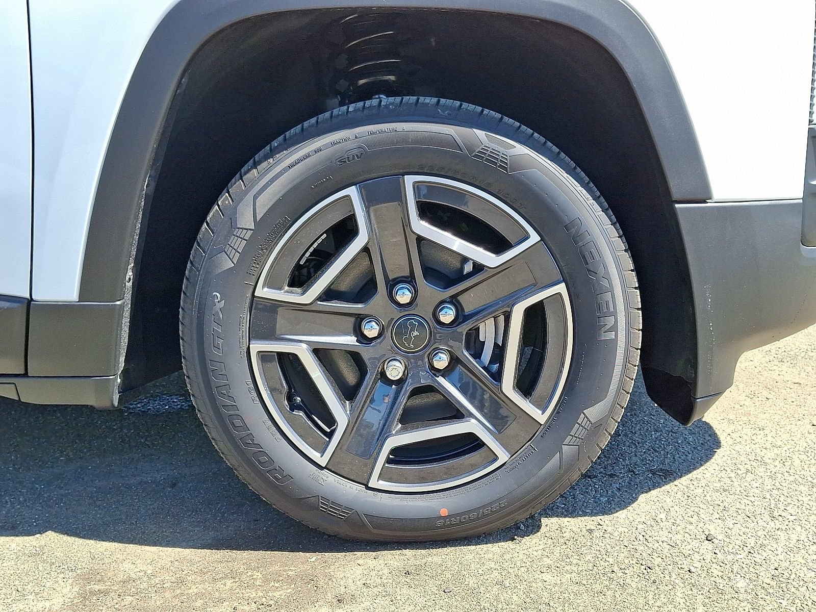 New 2026 Jeep Cherokee Laredo AWD/4WD image 5