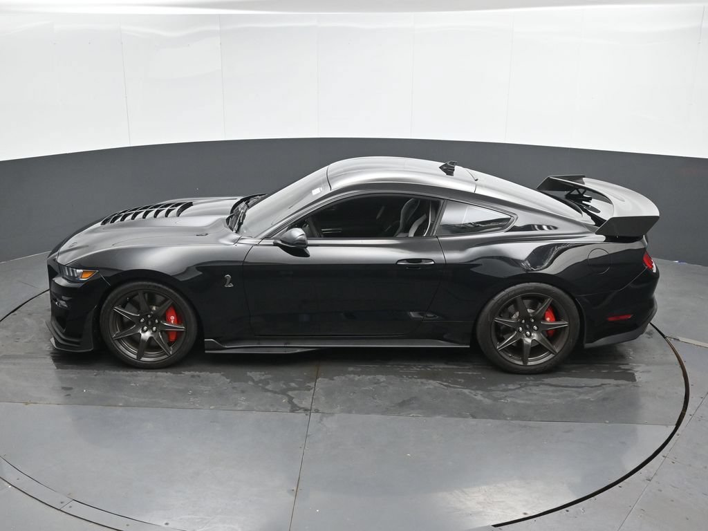 Used 2020 Ford Mustang Shelby GT500 w/ Carbon Fiber Track Pack RWD image 38